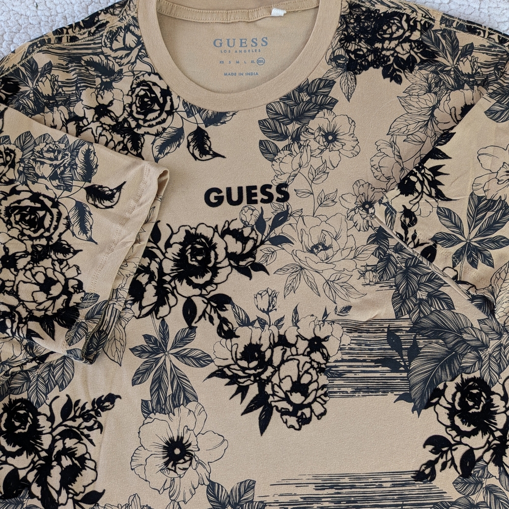 GUESS Flocked Floral T Shirt XXL Black Tan